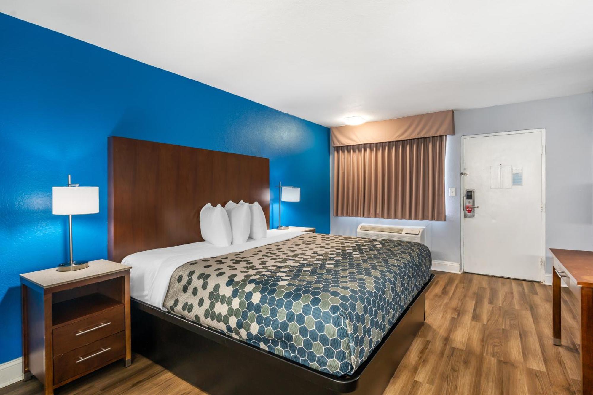 Econo Lodge Inn & Suites I-64 & Us 13 Virginia Beach Dış mekan fotoğraf
