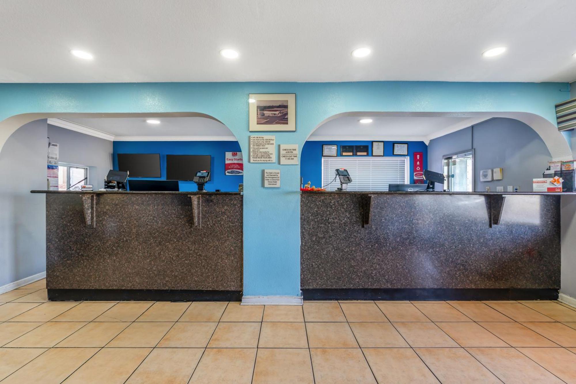 Econo Lodge Inn & Suites I-64 & Us 13 Virginia Beach Dış mekan fotoğraf